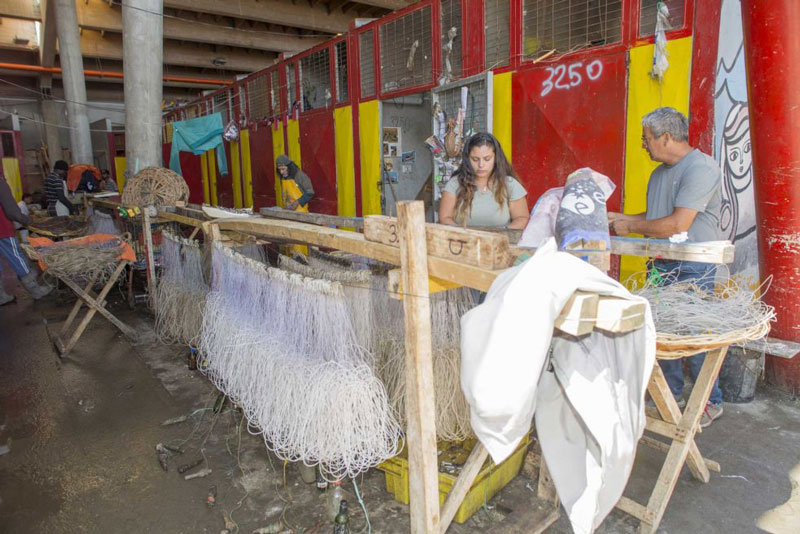 Preparation of fishing gear in Caleta Portales de Valparaíso