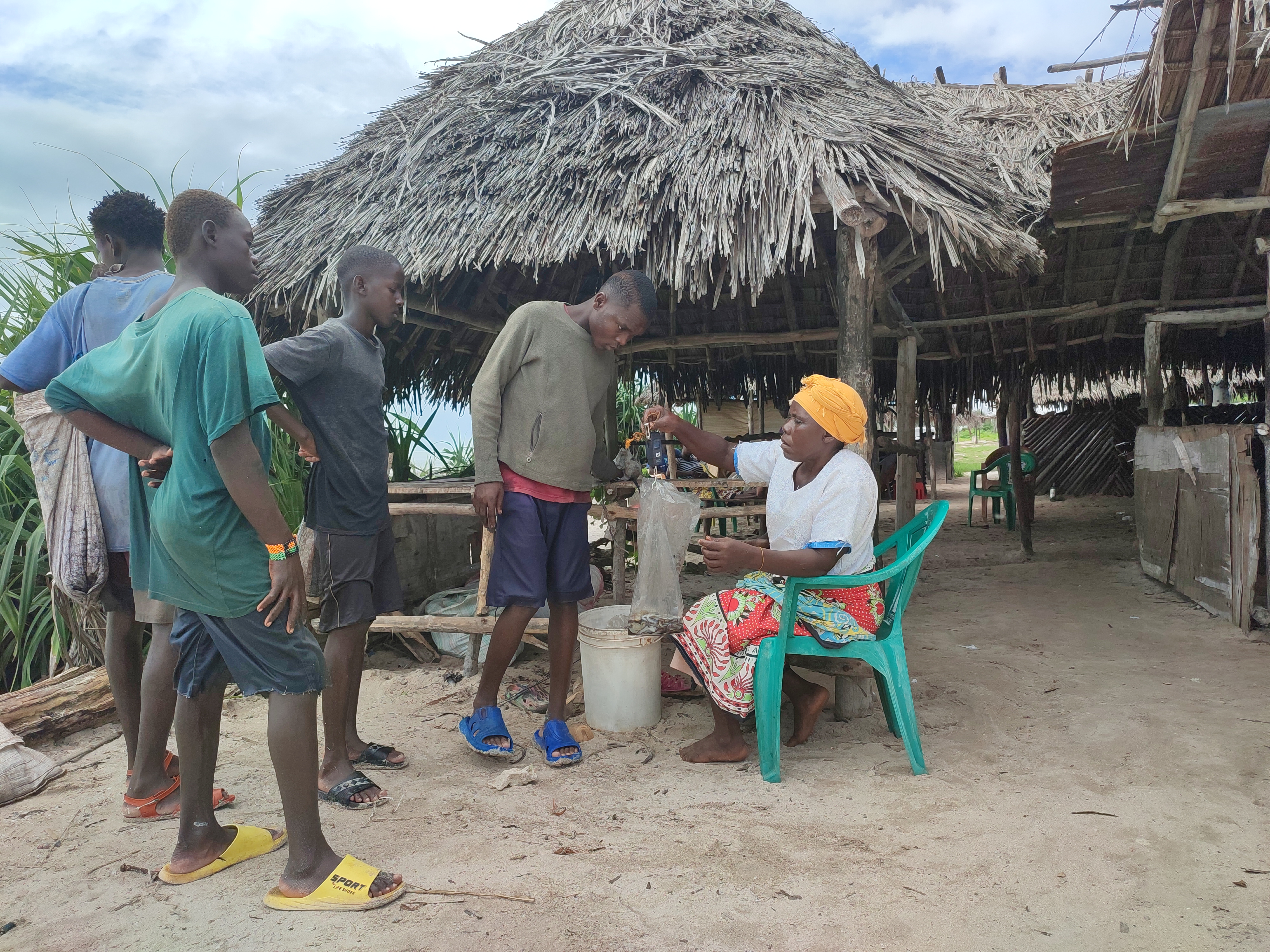 This landing site consists of a few shacks where fishers can rest and eat, dry and repair their nets. Most small-scale fisher groups report uncertain land tenure rights and have limited capacity to invest in modern infrastructure.