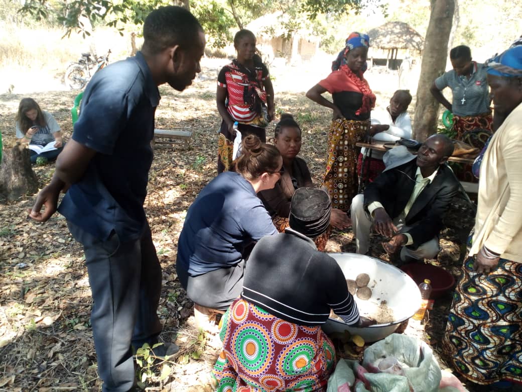 Lucinda ‘Lulu’ Middleton engaging small-scale fishers and farmers to develop nutrient-rich small fish products in Luwingu, Northern Province, Zambia. Photo by Kendra Byrd.