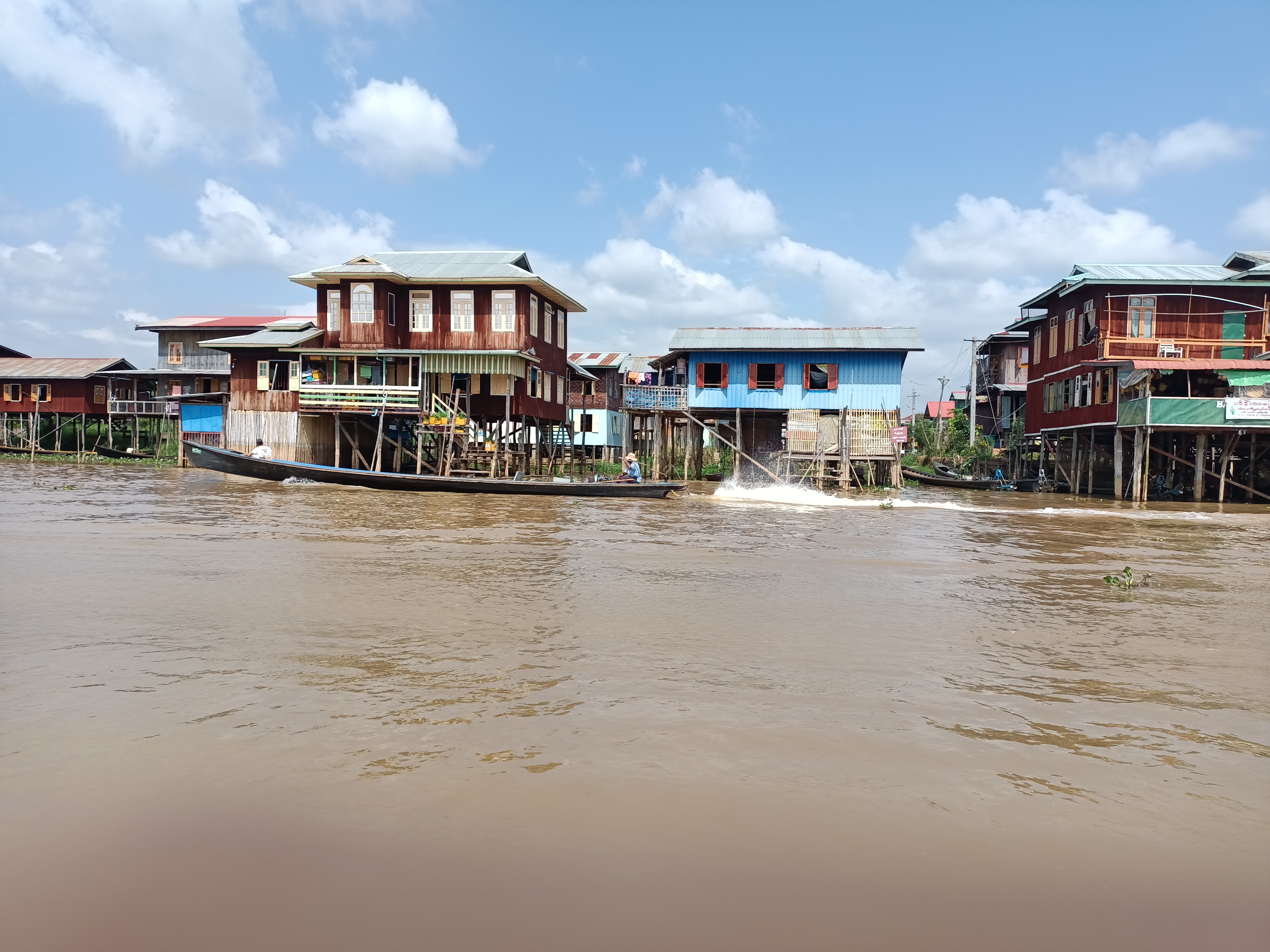 WorldFish is working with the Inle Lake Committee on conservation efforts at the lake, combating illegal fishing and cleaning plastic bags and other rubbish that end up in the lake. Photo by Nang Tin May Win. 