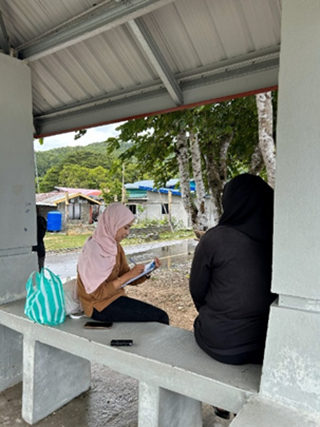 Interview with an informant in the community, Sabah, Malaysia. Photos: Surendran Rajaratnam, National University of Malaysia