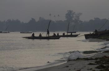 Small scale fishermen setting off early for the morning catch in Bagamoyo, Tanzania. Photo by Samuel Stacey, WorldFish.