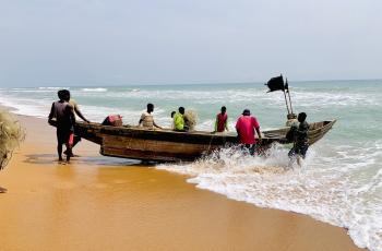 Protecting and enforcing inshore exclusive zones for small-scale fisheries. Photo by Afeez Olumide Garuba, WorldFish.