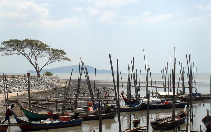 Fisheries landing site, Malaysia. Photo by Fred Weirowsky