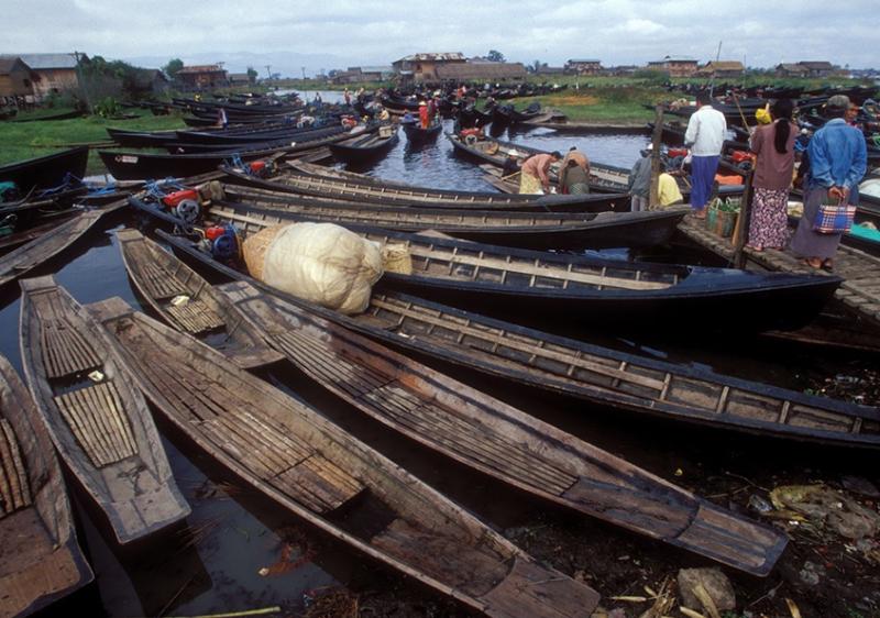 Small-scale fisheries, Cambodia. Photo by Dominyk Lever, 2004.