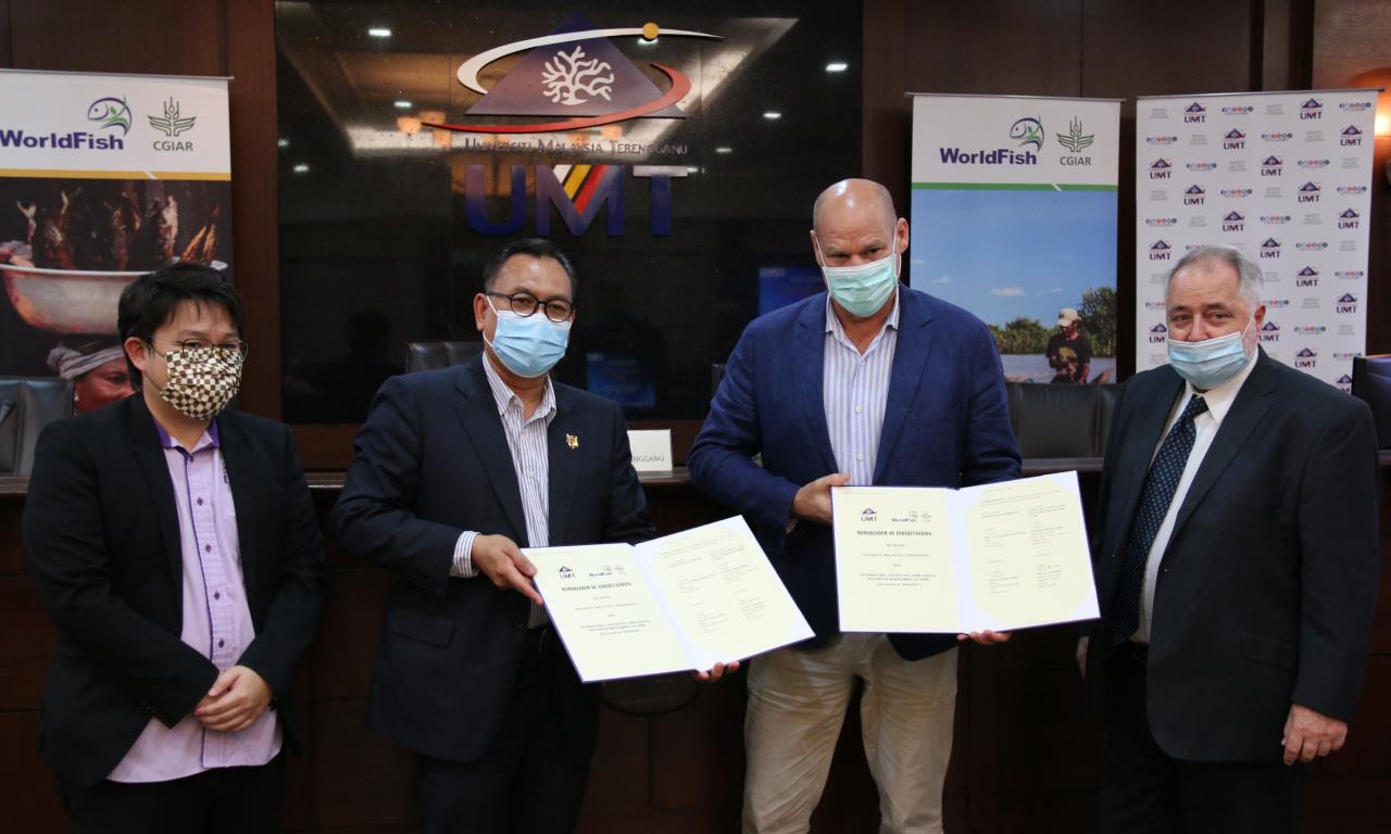 WorldFish inks Memorandum of Understanding with Universiti Malaysia Terengganu. Photo by Sean Lee Kuan Shern