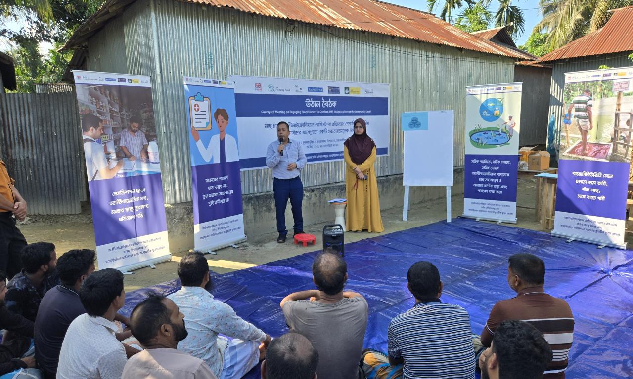 Facilitators leading the learning session on biosecurity, fish disease identification, and responsible AMU in aquaculture to reduce AMR risks. Photo: Abdullah Al-Mahmud/WorldFish 